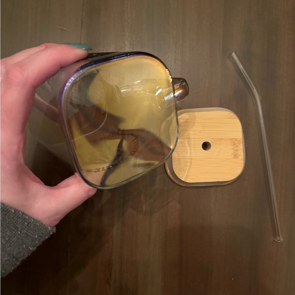 Badass aunties club cup with lid and straw - Picture 5 of 5